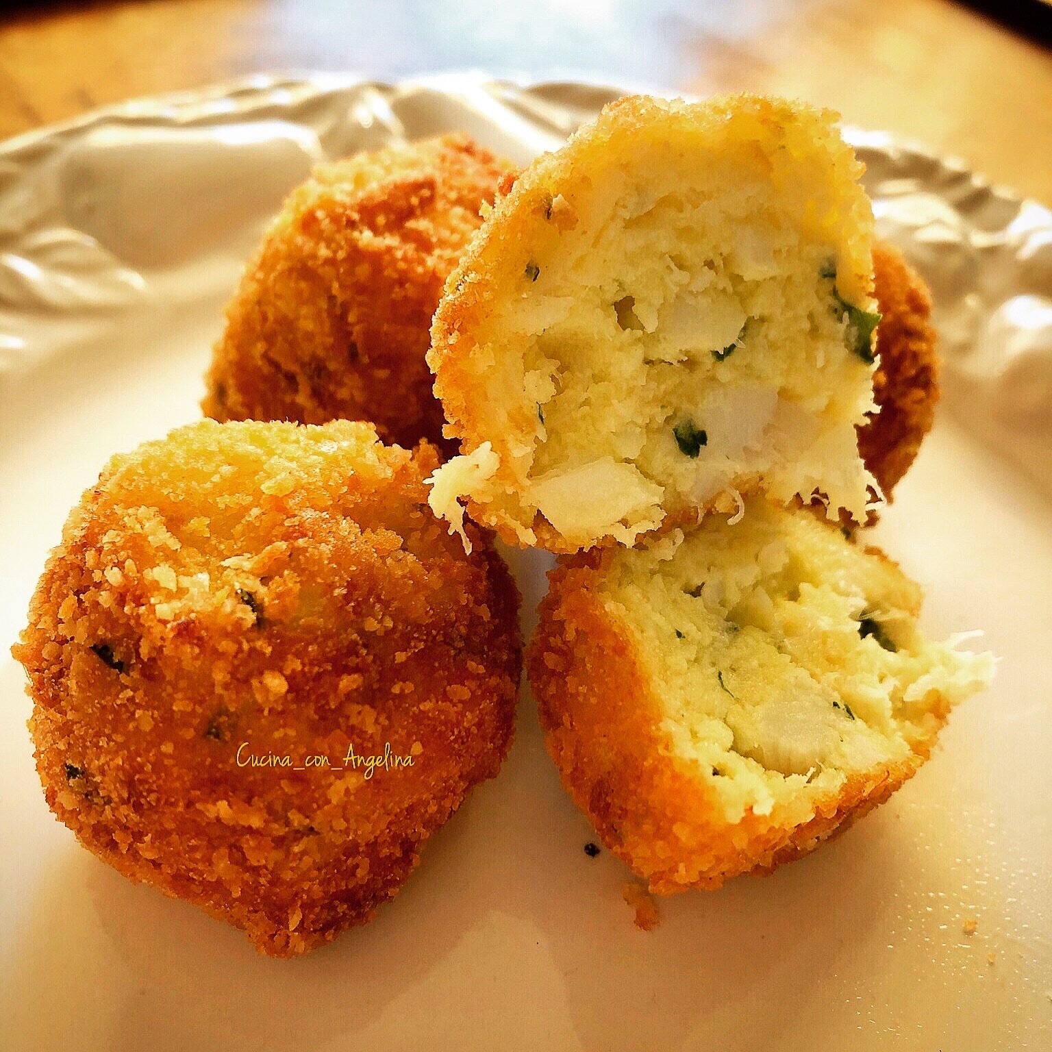 Polpettine di baccalà con ricotta e patate. Polpettine di baccalà con ricotta e patate.